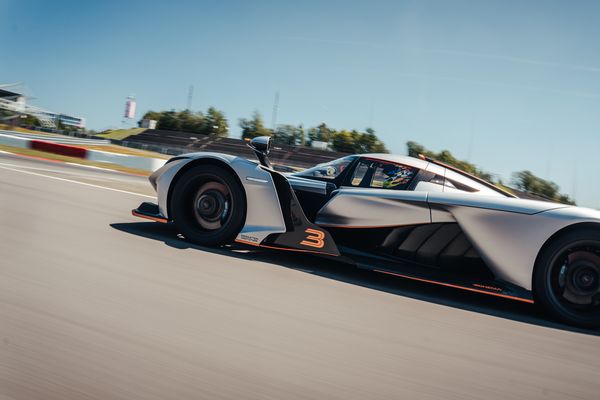Praga Bohema hypercar test rijtest Autovisie