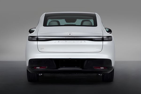 Leapmotor B01: wordt dit de Tesla Model 3-killer van Stellantis?
