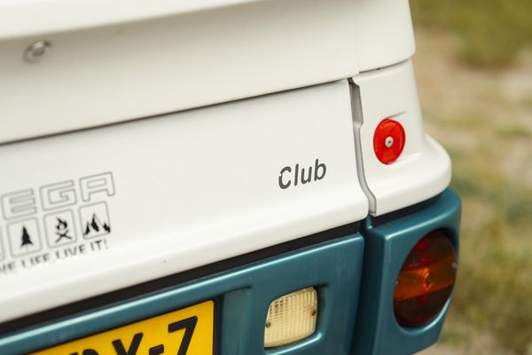 Club-detail op de achterzijde van de Mega Tjaffer