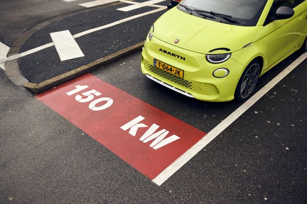 Vakantie met elektrische auto? In deze landen moet je zoeken naar een laadpaal