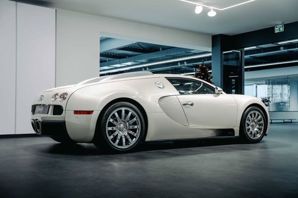 Bugatti Veyron occasion huurauto kilometerstand
