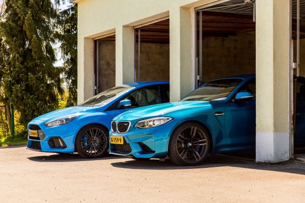 BMW M2 vs Ford Focus RS
