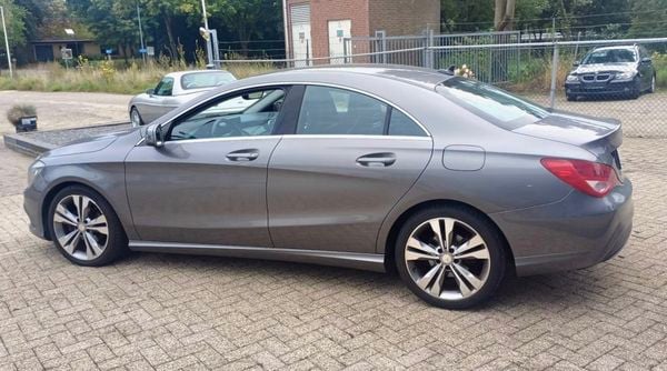 Hans Winter Vol Liefde RTL Mercedes-Benz CLA occasion tweedehands auto
