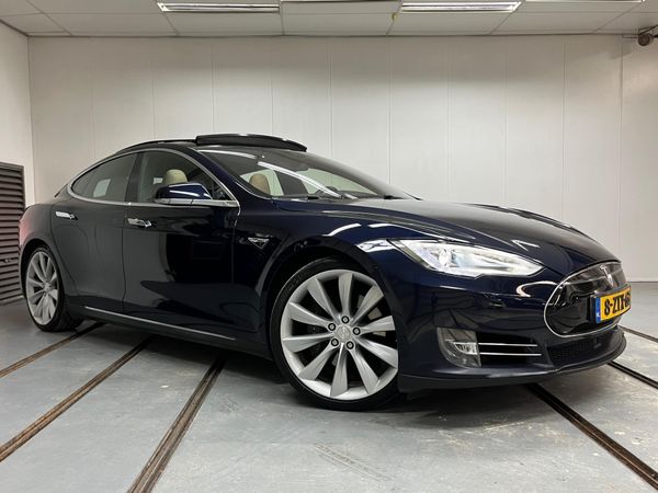 Gratis rijden naar de halve finale in Dortmund met goedkope Tesla