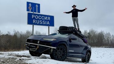 Man verkoopt huis om rond te reizen in Lamborghini-camper