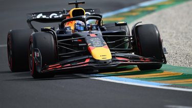 epa11965114 Red Bull Racing driver Max Verstappen of Netherlands in action during Free Practice Three of the Australian Grand Prix at Albert Park Circuit in Melbourne, Victoria, Australia, 15 March 2025. The 2025 Australia Formula 1 Grand Prix is held on 16 March.  EPA/Joel Carrett AUSTRALIA AND NEW ZEALAND OUT