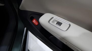 Grote kans dat jij door de Chinese overheid lelijke rode stickers in je auto krijgt: Tesla moet bijna 3 miljoen auto’s terugroepen