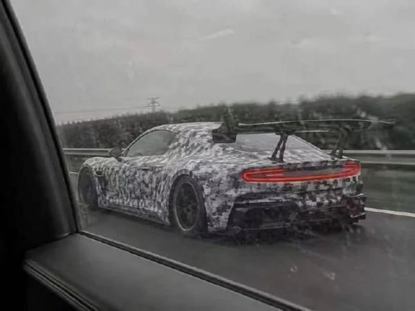 Gelekt! Eerste sportwagen van Xiaomi gespot tijdens tests