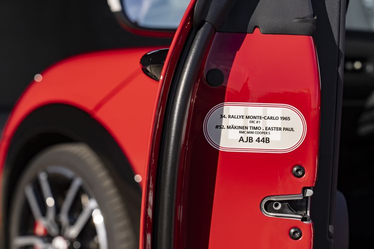 Mini John Cooper Works 1965 Victory Edition