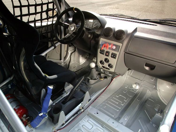 Dacia Logans stelen show op Nürburgring: voor 12.500 euro koop je nu al een Cup-auto