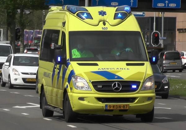 Ambulance zonder rode strepen reden politie brandweer primaire striping secundaire striping