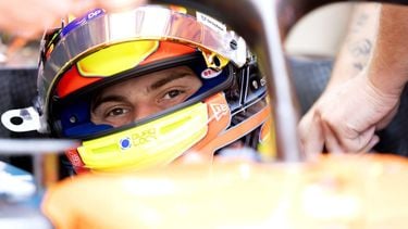 ZANDVOORT - Oscar Piastri (McLaren) voorafgaand aan de eerste vrije training, voorafgaand aan de F1 Grand Prix van Nederland op het Circuit van Zandvoort. ANP SANDER KONING