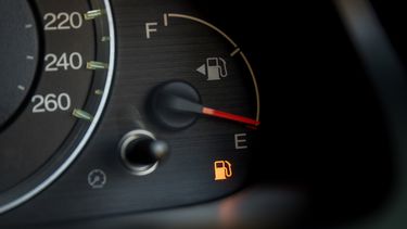 brandstof benzine diesel tanken tank tanklampje benzinelampje reserve brandstofniveau tankstation