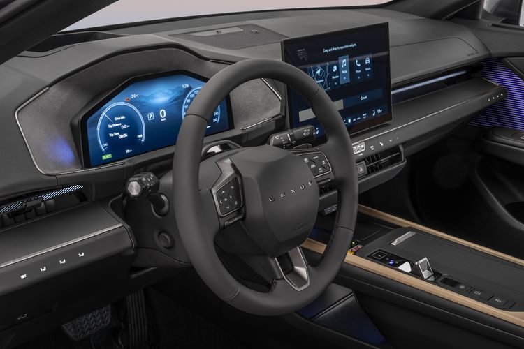 Lexus ES lijkt op goedkopere Toyota, toch ga je enkel de duurdere zien