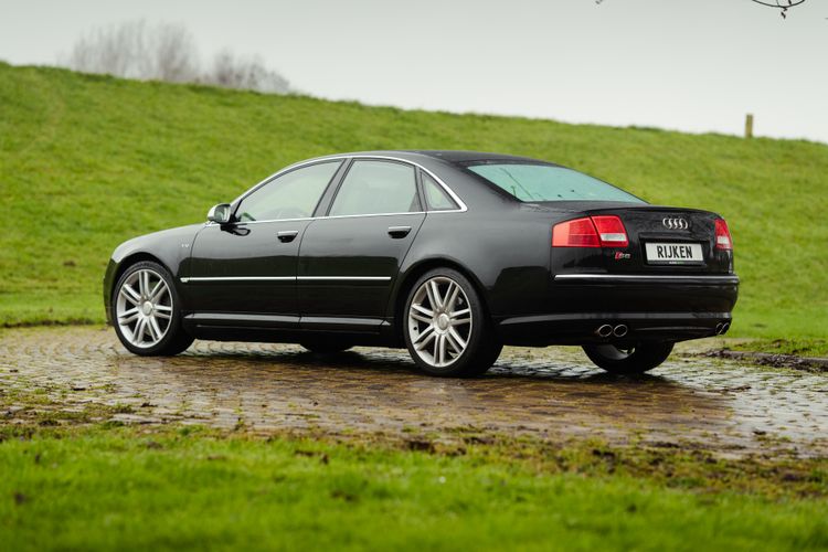 Audi S8