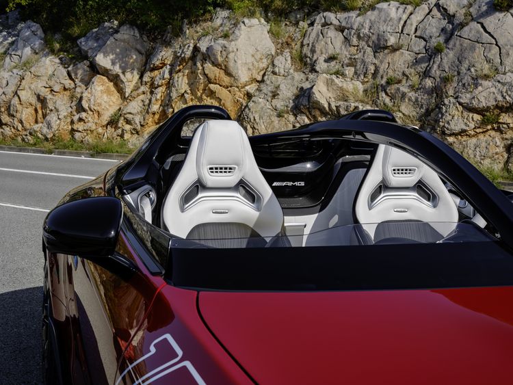 Straatlegale sportwagen mercedes PureSpeed Formule 1-halo