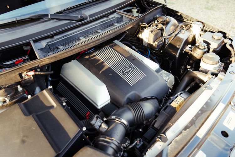 V8