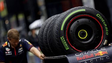 2023-07-01 02:00:00 A technician pushes a cart with Cinturato intermediate tyres by Pirelli for the sprint shootout at the Red Bull race track in Spielberg, Austria on July 1, 2023, ahead of the Austrian Formula One Grand Prix. 
ERWIN SCHERIAU / APA / AFP
