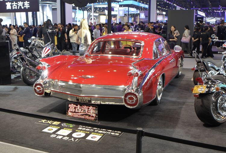 FullGood Motor Rocket Bummer Cadillac DeVille Corvette Volkswagen T1 busje Europa kopie klassieker klassiekers hybride hybrides BYD