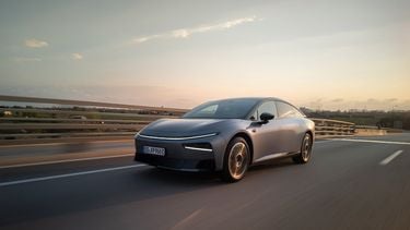 Xpeng P7+ rijdend