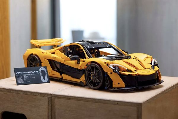 LEGO Technic McLaren P1