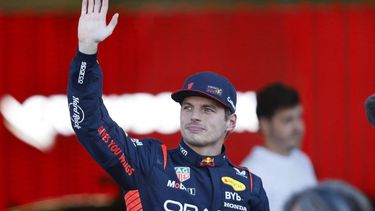 2023-10-29 00:05:57 Third place Red Bull Racing's Dutch driver Max Verstappen waves after the qualifying session session for the Formula One Mexico Grand Prix at the Hermanos Rodriguez racetrack in Mexico City on October 28, 2023. 
ANDRES STAPFF / POOL / AFP