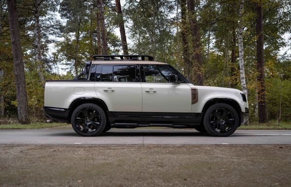 Land Rover Defender 130 pick-up