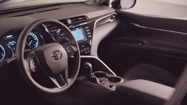Toyota Camry Hybrid Duik in de Prijslijst Foto 2