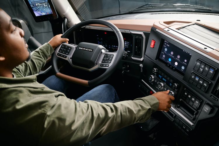 Dit Amerikaanse beest met meer dan 2.600 Nm aan koppel heeft 13-liter Volvo-zescilinder