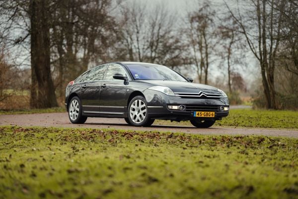 Franse luxe voor een habbekrats: Citroën C6 vs. Renault Vel Satis