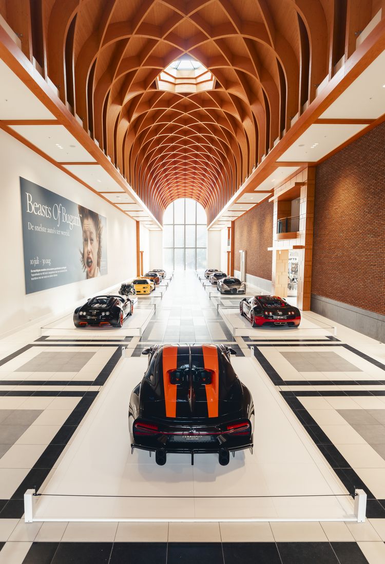 Bugatti Super Sport 300+