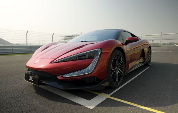 Rijtest Yangwang U9 snelste auto ter wereld hypercar