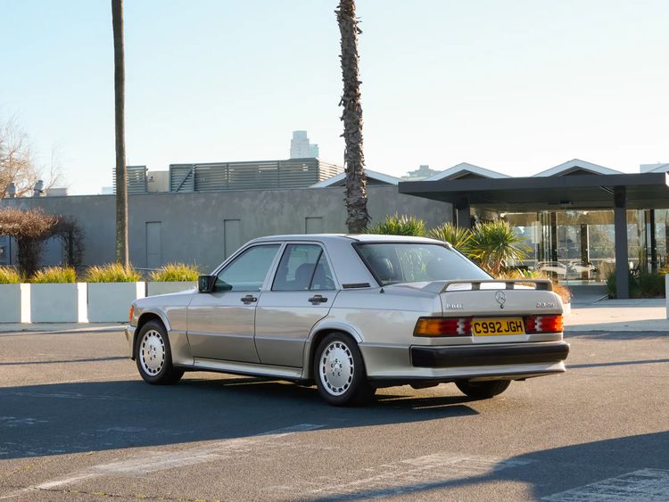 Mercedes 190 E van Ayrton Senna kan nu van jou zijn