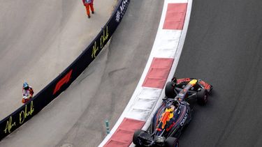 ABU DHABI - Max Verstappen (Red Bull Racing) tijdens de derde vrije training op het Yas Marina Circuit in aanloop naar de Abu Dhabi Grand Prix. ANP SANDER KONING