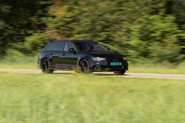 Audi RS 6 vs. Jaguar XFR-S: dit is de ultieme powerstation met een topsnelheid van 250+ km/h