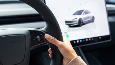 Slaat kostenbesparing door? Deze Tesla Model 3 heeft geen radio