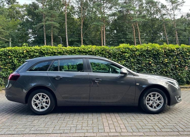 Opel Insignia Sports Tourer stationwagen occasion tweedehands auto