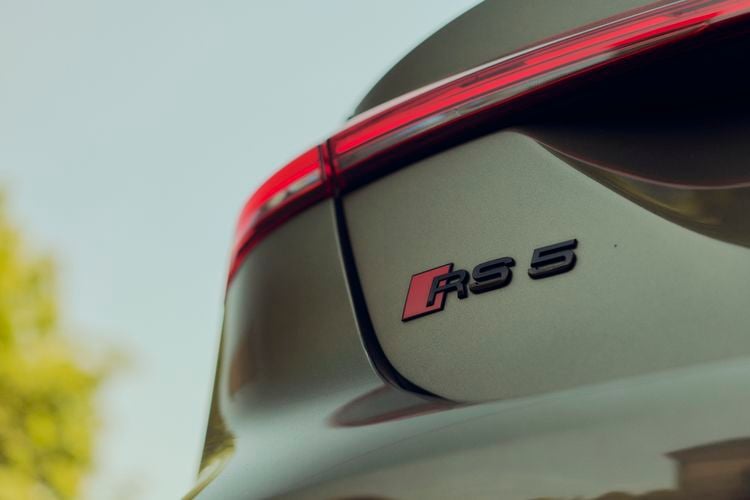 RS 5-logo op de Audi RS 5 Avant
