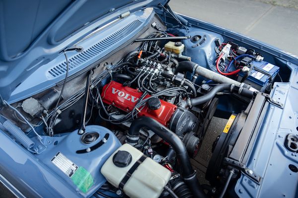 Volvo 245 Uw garage