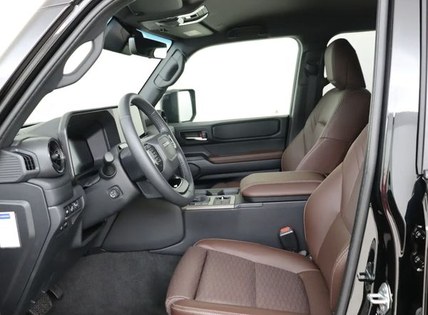 Toyota Land Cruiser J250 Prado occasion stuur tweedehands auto duurste Toyota-occasion van Nederland bpm belasting