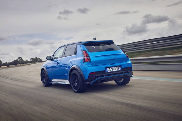 Auto van het Jaar 2025: elektrische Alpine A290 is échte hot hatch!