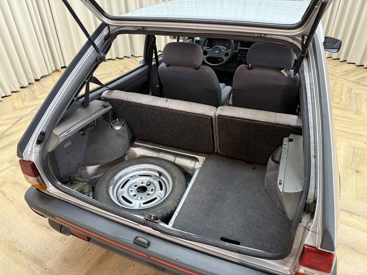 Deze retro hot hatch is een goedkope, maar zeldzame occasion  