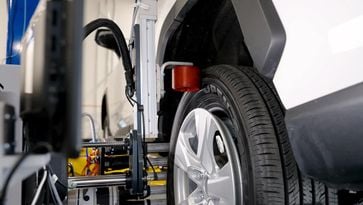 Gaan bandenbedrijven en garages failliet? Robot kan voor iets meer dan 4.000 euro per maand 24/7 banden verwisselen