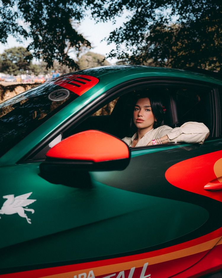 Dua Lipa verkoopt Porsche 911 GT3 RS en dit kost hij