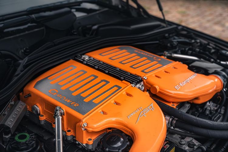 Krankzinnige BMW M5 V10 heeft twee superchargers en is te koop in Nederland