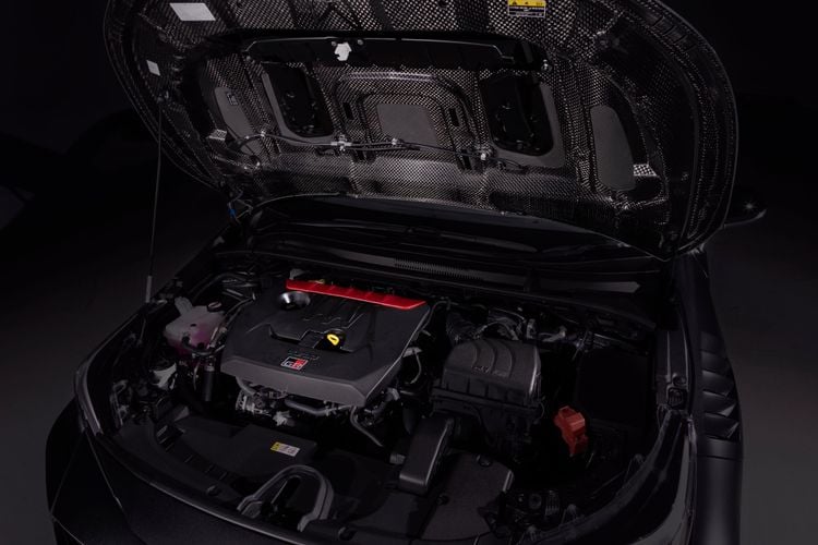305 pk en geen achterbank: Toyota GRMN Corolla is een rijdende maniak voor iedereen die dun genoeg is