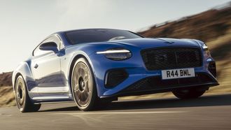 Bentley Continental GT S rijdend van voren