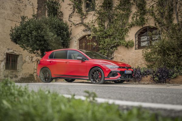 Volkswagen Golf GTI Clubsport Edition 50 rijtest hot hatch