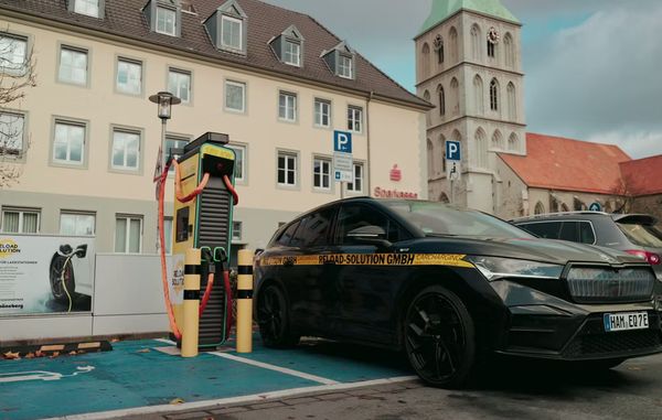 Spijtig genoeg is dit de laadpaal van de toekomst: Duits bedrijf heeft ‘uitvinding’ tegen koperdieven