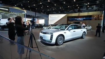 Chinese luxe Maextro S800 Maybach Rolls-Royce